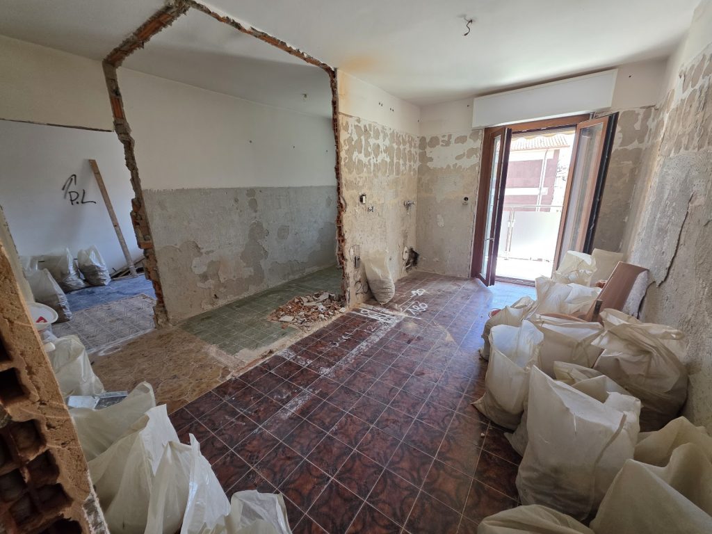 Demolizione dei pavimenti