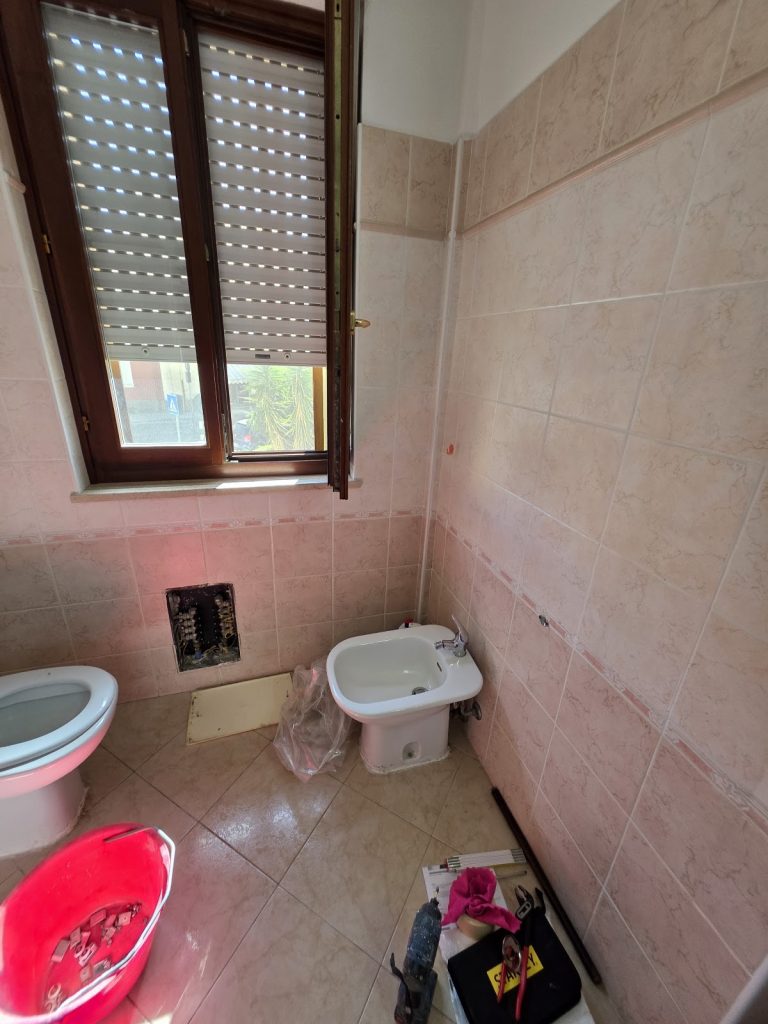 Bagno prima dei lavori